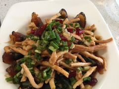 -张大师鸭爪爪特色干锅(南湖店)