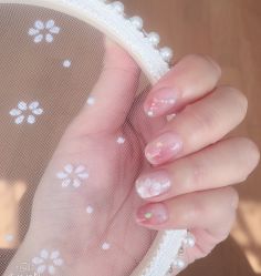 -爱美睫美甲会馆