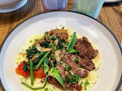 香煎牛菲力和红酒烩牛肉土豆泥-Wagas沃歌斯(北京君太百货店)