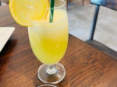 -Chom Cafe and Restaurant