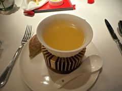 牛清汤-弦月窗LUNETTE BY AMANDA(复兴路店)