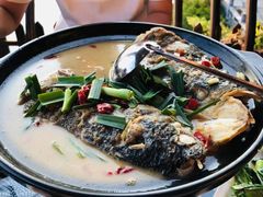 -临江餐馆二楼美食部落