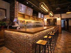 -麦落精酿啤酒餐吧(先农大院店)