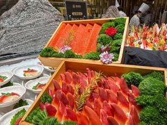 -雍容荟活帝王蟹活龙虾自助(苏宁旗舰店)