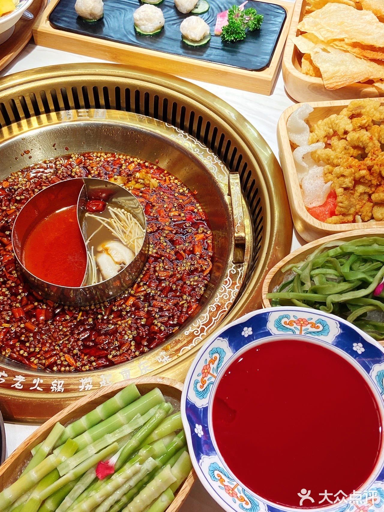 吃美蛙鱼头就来捞三国｜一米长肥牛超好吃