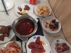 -爱客得牛排海鲜烤肉·火锅自助(春熙路黑金好店)