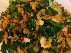 -临江餐馆二楼美食部落