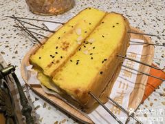 -小董哥烤串·爆汁大油边(故宫店)