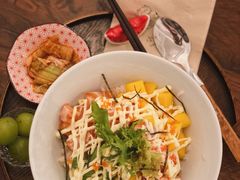 三文鱼牛油果拌饭-小银家日式简餐(中信丹阳花园店)