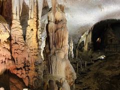 -波斯托伊纳溶洞