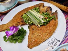 -香巴拉云南餐厅(华莱坞店)