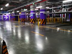 -白玉兰广场停车场