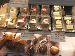 -红宝石·鲜奶小方·海派西点房(金杨店)