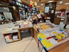 -新华书店(沙坪坝书城店)