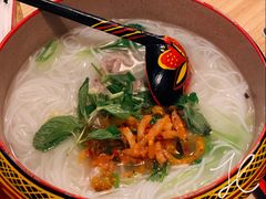 巍山扒肉米线-阿依云