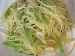 芹菜土豆丝-李连贵熏肉大饼(兴工街店)
