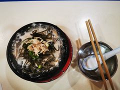 -刚砂锅鸡丝米线