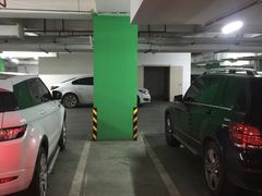 -丽丰购物中心·停车场