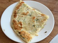 葱花饼-北京龙庆四季香农家饭庄·灶台鱼·碳烤虹鳟鱼(龙庆峡店)