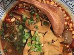 -魔都三兄弟酸辣粉·蘸卤炸串(虹桥万科店)