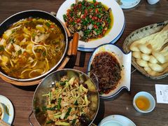 -有红鸡毛店·川菜(建设路店)