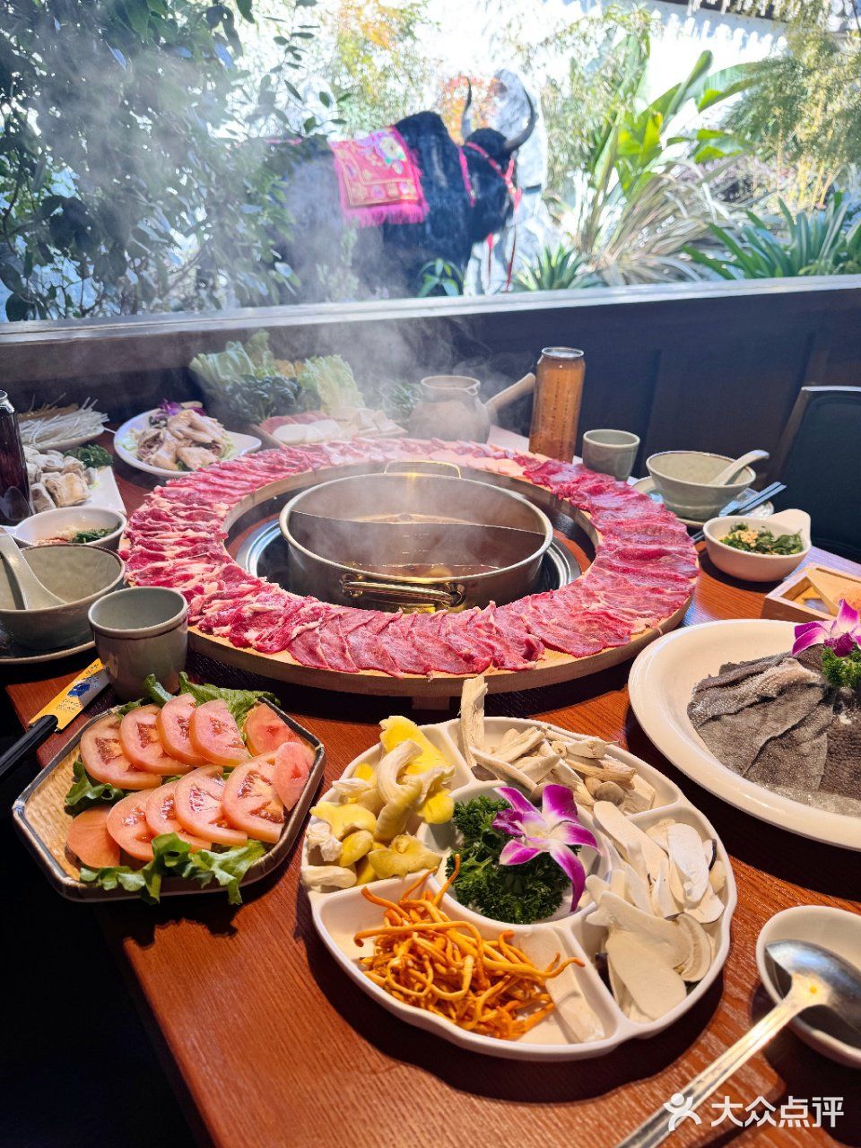 听说了吗？云南喃么牛可是美食的圣地哦！🎉