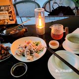 两个人吃不完，第一次吃这种汤的面线 冲着露台去的