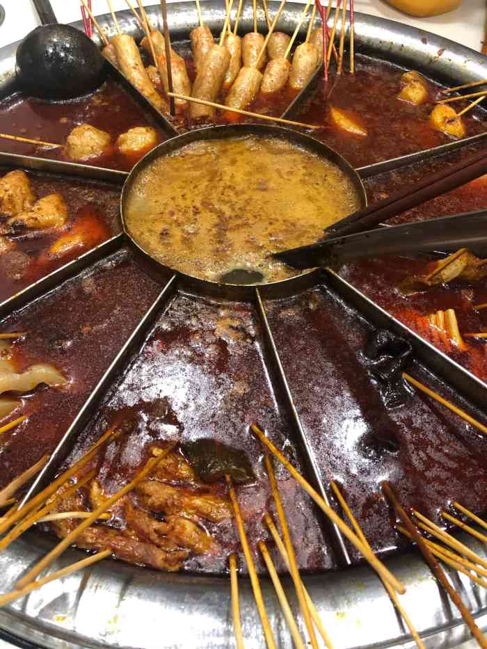 老益阳麻辣烫-"位于商学院(现为工商大学)店子饭点的时.