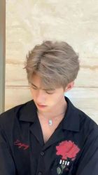 -MOVAN  HAIR莫凡匠人发型屋