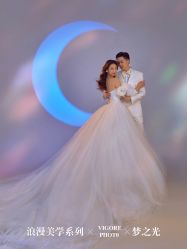 -雪中彩影婚纱摄影·微光艺术中心