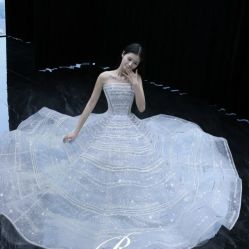 点击看大图 -Renee芮亦婚纱