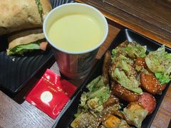 -八月美食小馆(银泰城总店)