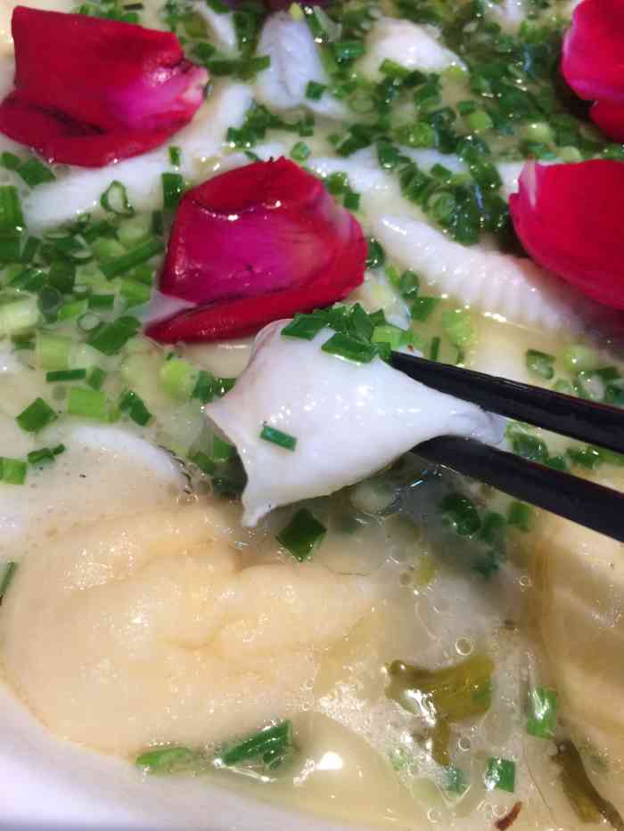 江渔儿酸菜鱼(嘉洲广场店)-"嘉州广场四楼江渔儿,每次过来必点招牌