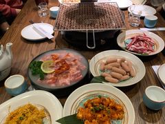 -明洞阿姨·韩式酱蟹烤肉·创意料理(三元桥店)