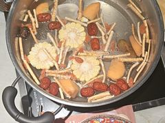 -尚尚仙·酸汤猪手·猪肚鸡火锅(华联万柳购物中心店)