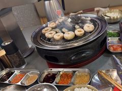 -围炉肉舍•炭烤活鳗•丹东海鲜烤肉(步行街店)