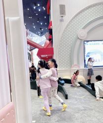 -奈尔宝·儿童乐园·亲子餐厅(华采天地店)