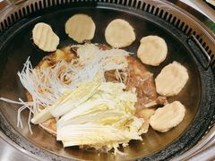 -靠山屯东北铁锅炖(东北菜，古美西路店)