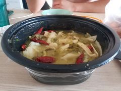 -渝是乎酸菜鱼·川渝小炒(新世界百货望京店)