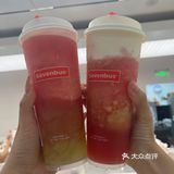 里面是水蜜桃+西瓜冰，一口下去满满西瓜+桃子味儿