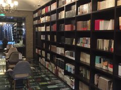 -钟书阁(松江泰晤士小镇店)