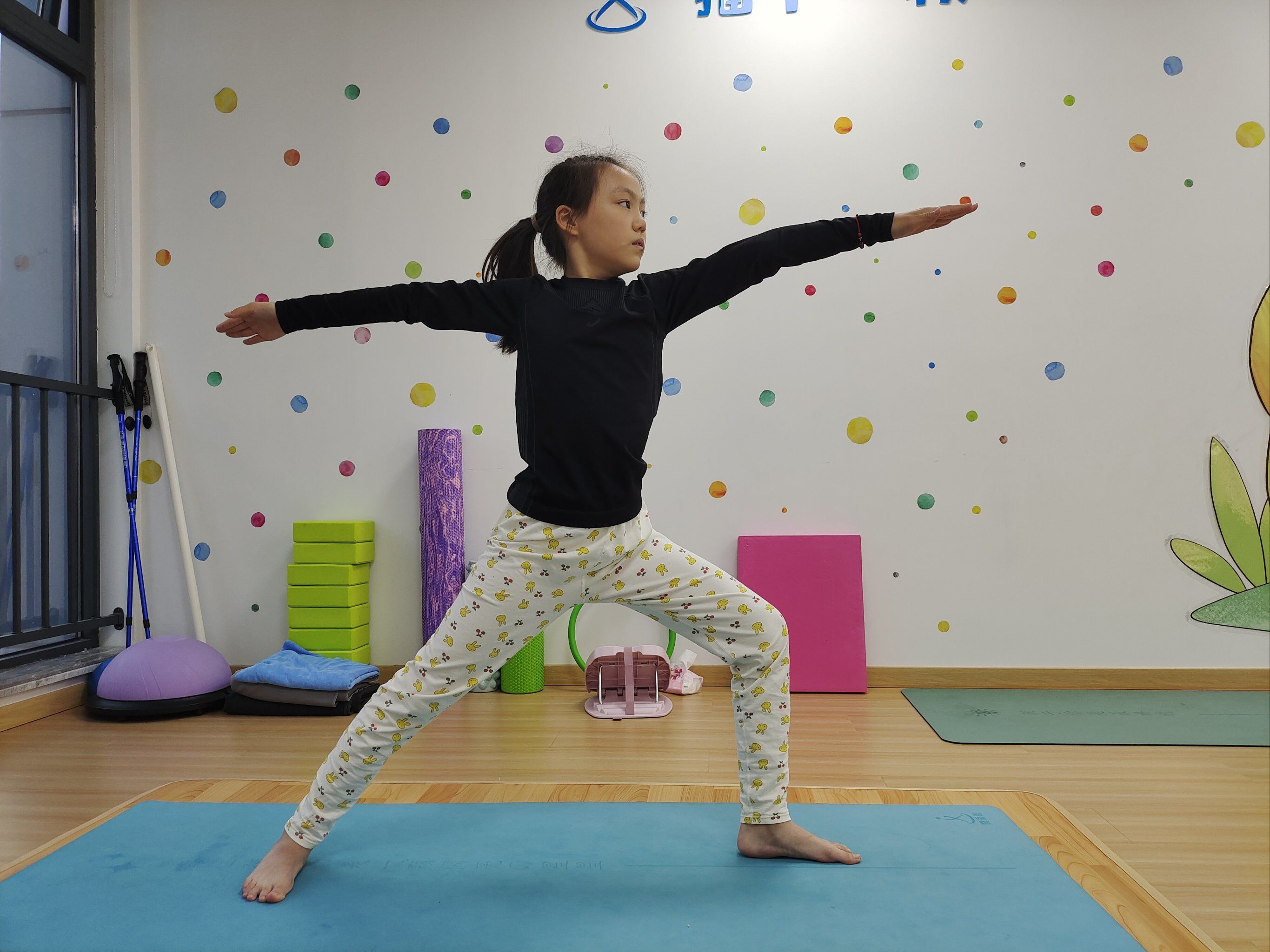 少儿瑜伽真的很适合孩子们身心体态的成长