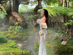 -Chom Cafe and Restaurant