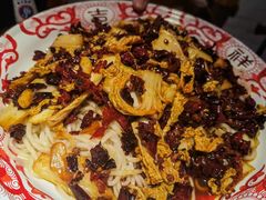 酸辣白菜炒面-酒肉行·虎子盐筋烤肉(大寨路店)