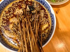 -大众跷脚牛肉馆·非遗传承单位(峨眉山店)