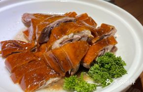 Lingnan Fruitwood Roast Goose
