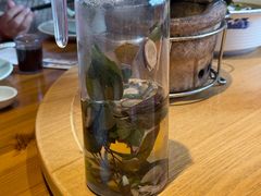 -头上红煨盐鸡·非遗院子餐厅