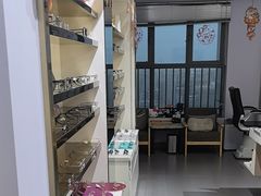 -视野联行眼镜•蔡司•依视路(温江店)