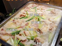 -聚汇三少·龙虾·中餐厅(莫邪路新天地店)