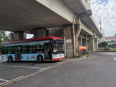 -佘山地铁站-停车场